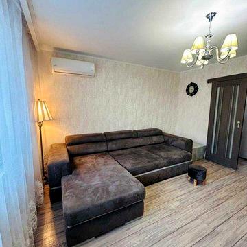 Продам 3-кімнатну квартиру з ремонтом на Черемушках, Малиновський ринок