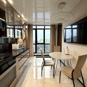 Центр міста! Нова двокімнатна квартира з видом на парк!