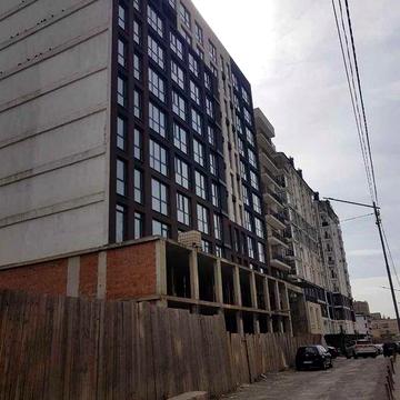 1000$/м2. 1 кімн.новобуд 56.8м2. р-н Майдану, вул Щербанюка79 Чернівці