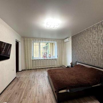 Будинок центр Слобідки 4 сотки 5 кімнат 2 кухні 2 гардеробні ремонт меблі техніка Найкраще розташування все поруч 220 м2 за 118000 у.о