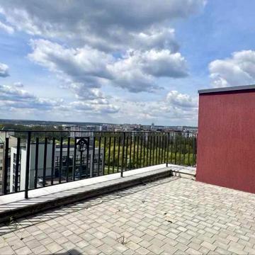 ДВОРІВНЕВА КВАРТИРА З ТЕРАСОЮ ТА ВИДОМ НА ГОРИ