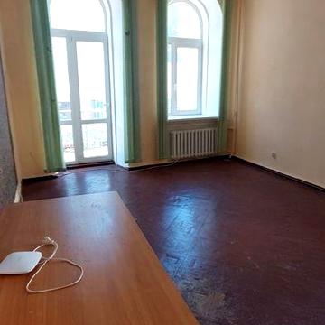 Продам  5 комнатную  квартиру 142м.кв. Киев Шота Руставели 15. Исторический центр города. Возле Синагоги.