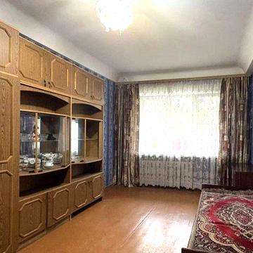 Продається двокімнатна квартира на Печерську