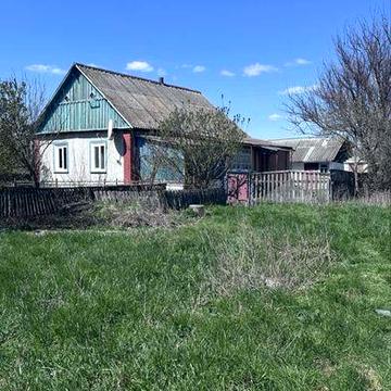 Продам хороший будинок у тихому місці , деталі за телефоном