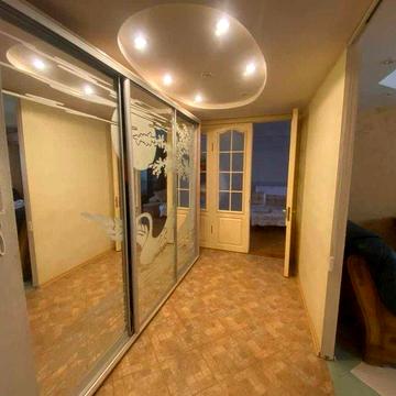 Оренда 3-к квартири вул. Комарова.