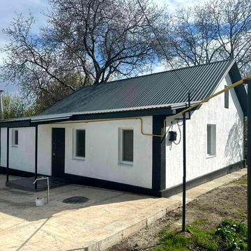 Продається  сучасний будинок  зі зручностями  на Фрегаті біля самого озера.