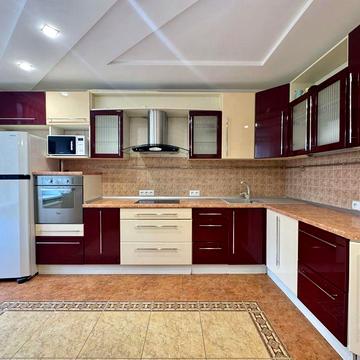 Продаж просторої 3 кімнатної квартири на Поділлі