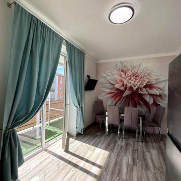 Новобудова на Руській, Сонячне містечко