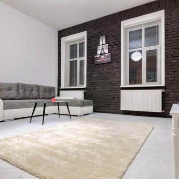 Продаж 2 кімнатна квартира вул. Дорошенка, євроремонт, центр.