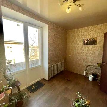 3 кім з роздільніми кімнатами та коморою в районі 12 КВАРТАЛА (719825)