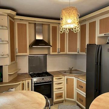 Здається в оренду 3-кімнатна квартира в центрі міста Героїв України 17