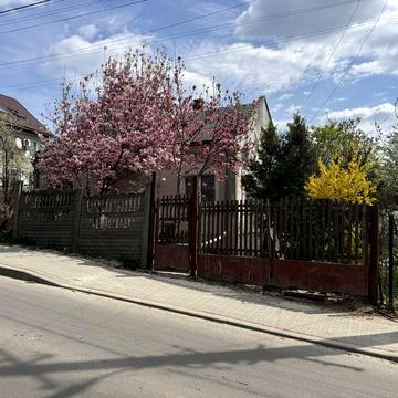 Продається будинок з територією м.Винники вул.І.Франка від власника