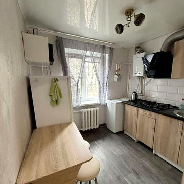 Сдается 2х комнатная квартира, 1/3 этаж,  Добровольческих батальонов