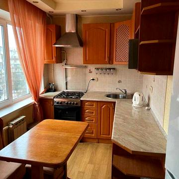 Здам 2-квартиру вул.Мілютенка 9а Метро Лісова Чернігівська пішки 15 хвилин.