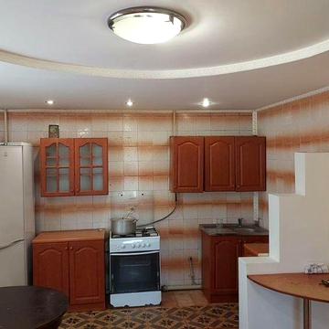 Продається 3-х кімнатний газифікований будинок 95кв/м.в с-щі Ланна(вул Миру) Полтавська обл.18км від Карлівки.В будинку облаштовано вбиральня,ванна кі