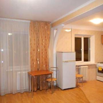 Воскресенська вул., 7