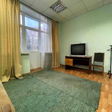 Продам просторную 3к квартиру Святослава Хороброго  Центр Безнал