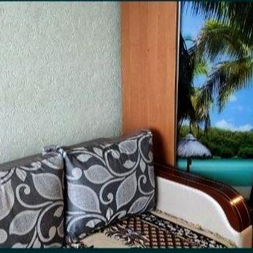 Продам двухкімнатну квартиру, центр. Від власника