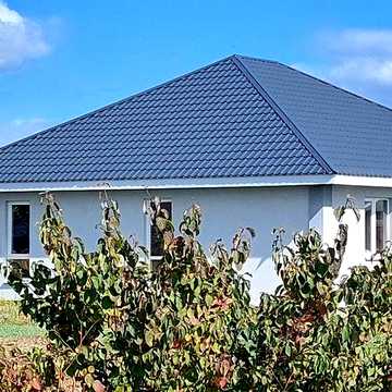 Продам новий будинок 100м 15 сот.Хороша ціна Безп'ятне  30 хв від Києва Одеська траса  Перспектива власного саду Виїзд на Одеську трасу Безпечно