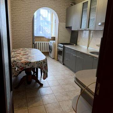 Сдам 3 комн квартиру на Ильфа и Петрова/86 школа/стадион Черноморец