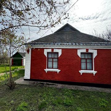 Будинок в селі Гродзеве, 58 соток земельна ділянка.