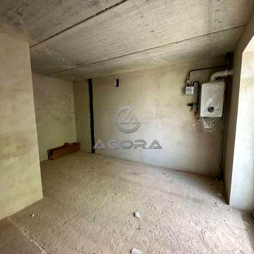 Простора 3‑кімнатна квартира з видом на озеро