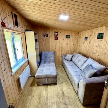 Готовий дачний будиночок з усіма комукаціями на доглянутій ділянці 12 соток