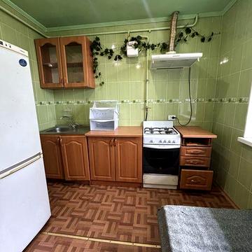 Сдам КРУПНОГАБАРИТНУЮ 1 комнатную квартиру на левом берегу