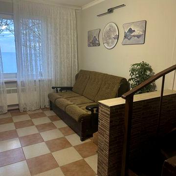 Двоповерховий будиночок для сімейного відпочинку