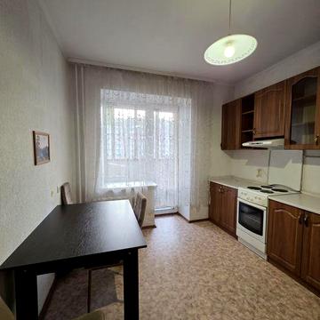 Продаж 1к великої квартири. Вул.  Прилужна  4/15. Метро Академмістечко