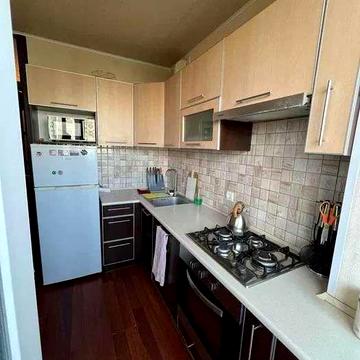 Сдам 1 кв метро Дворец Спорта Жасминовый бульвар  7000 гр.