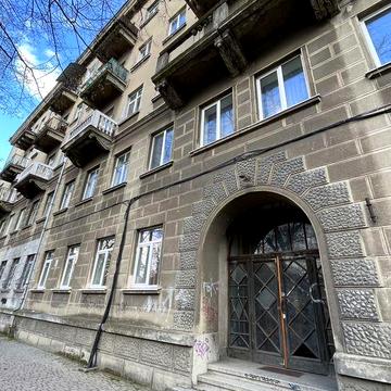 Продаж! Сталінка, 3 кімнатна в самому центрі міста