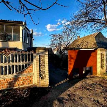 Продається частина будинку на Заріччі