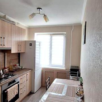 Продаю 3 комнатную квартиру в Корабельном районе 
4 этаж 9 этажного дома, сделан ремонт на кухне , в санузле , помен