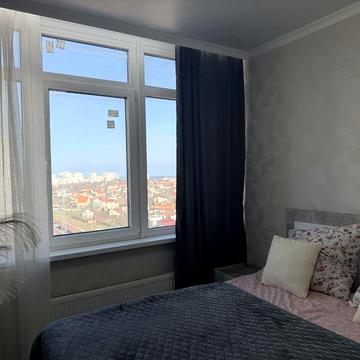 Евродвухкомнатная  квартира в новом доме на Таирова. Ремонт, мебель. Вид моря.