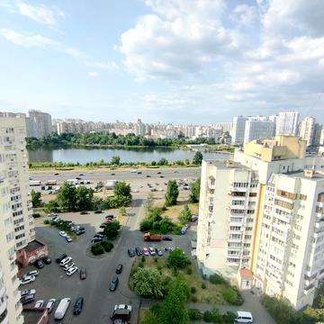 Миколи Бажана просп., 28