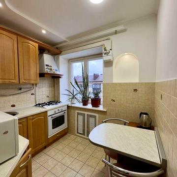 Оренда! 3-кімн. квартира в ЦЕНТРІ!