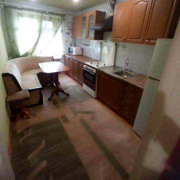 Поділ велика 3-х кімнатна квартира вільна