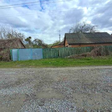 Господарство: широкий двір та  великий огород