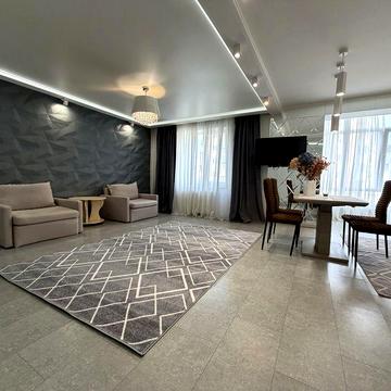 Здам в оренду дуже простору квартиру в центрі міста!