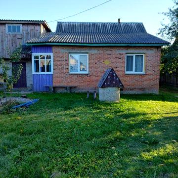 Продається земельна ділянка в с. Ріпки (0,12га) з маленьким будинком.