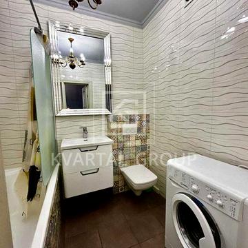 Однокімнатна в центрі, квартира з ремонтом біля парку ЖК Фаворит