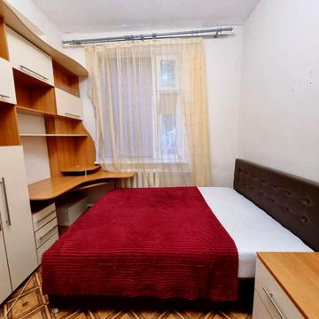 Пономарьова вул., 24б