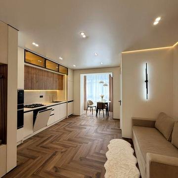 Продаю дизайнерську квартиру біля озера!