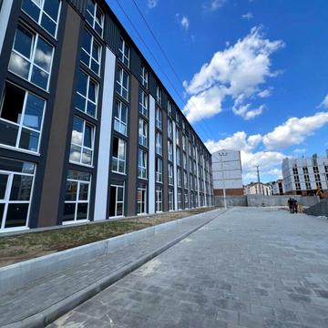 Богдана Хмельницького вул., (Будинок 33)