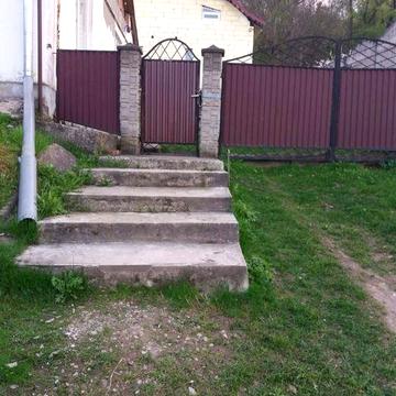 Двокімнатна квартира в будинку