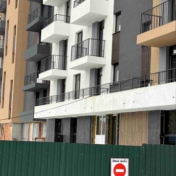 Продаж 2 кімнатної , чорнової ЖК Крона