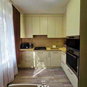 Продаж затишної 2 кімнатної кватири на Сихові.