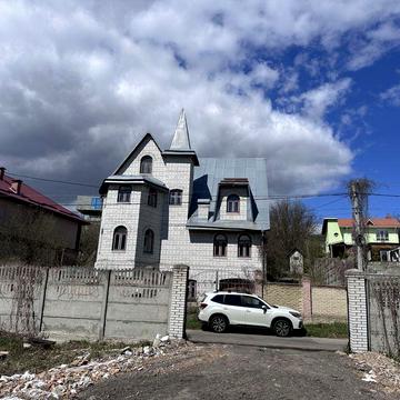 Продам будинок в с. Хотів 13,95 соток