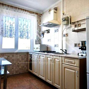 Продаж 3-к квартира, Українська 1